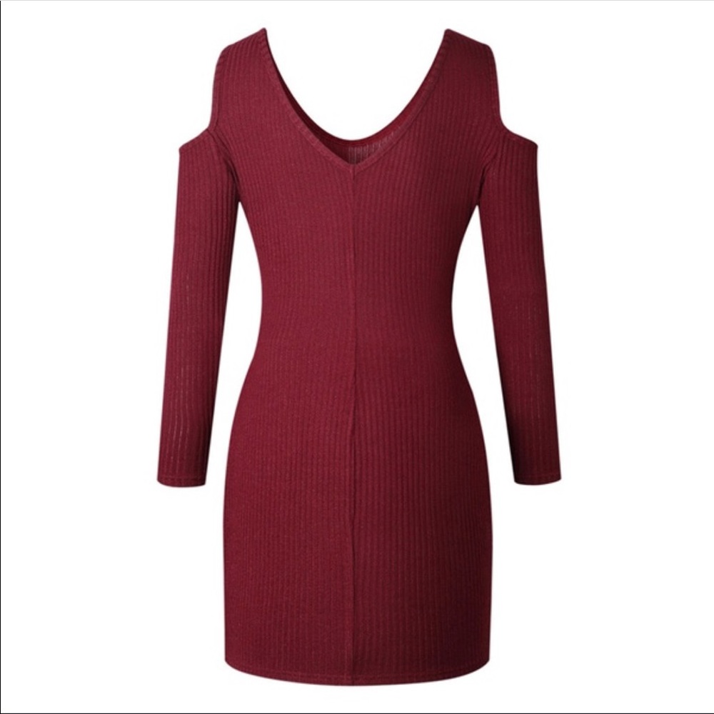 NWT Women’s Cold Shoulder runs small 🎀last one💕 - Picture 3 of 8